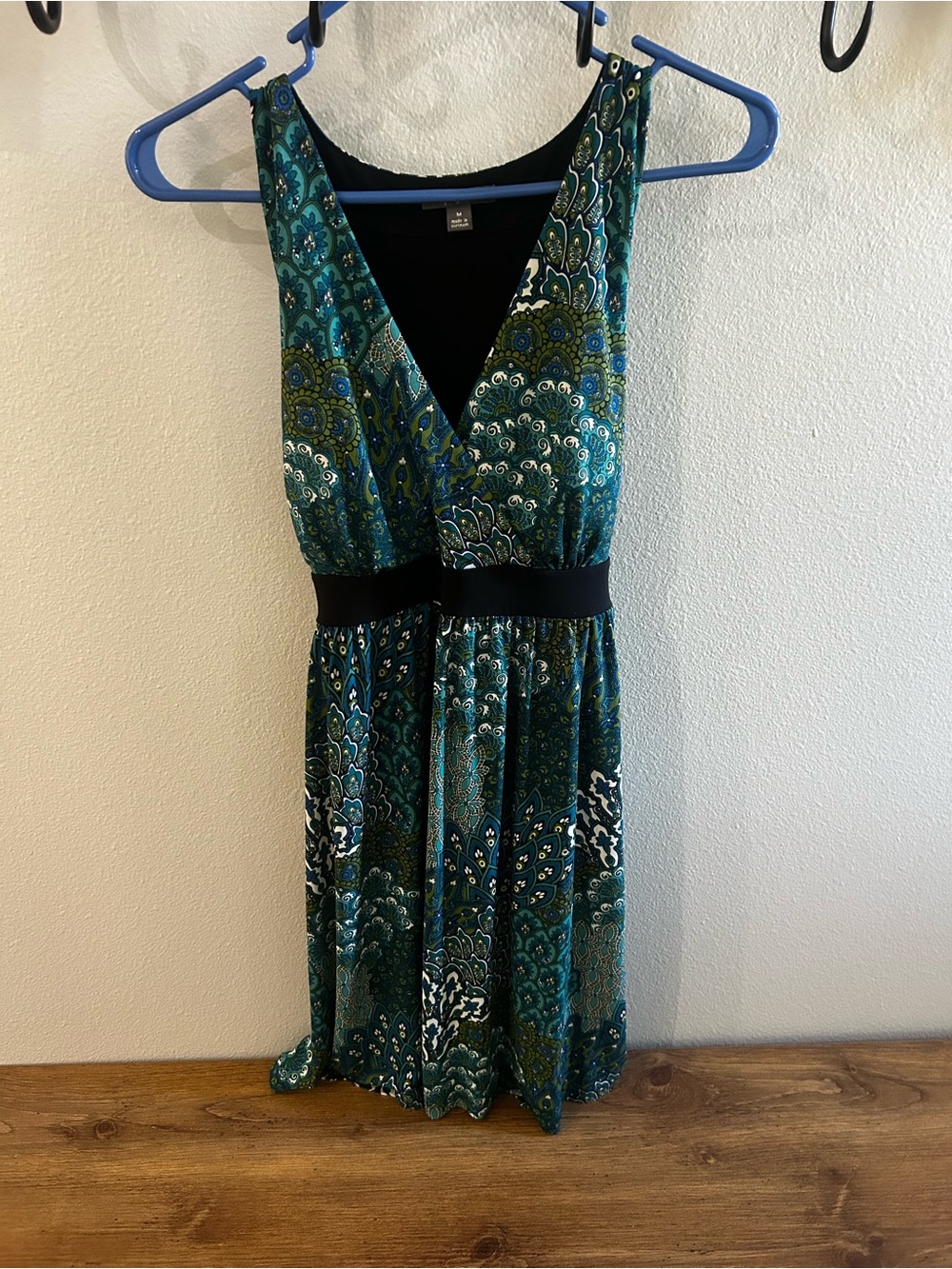 Apt. 9 Teal and Green Patterned V-Neck Sleeveless Dress